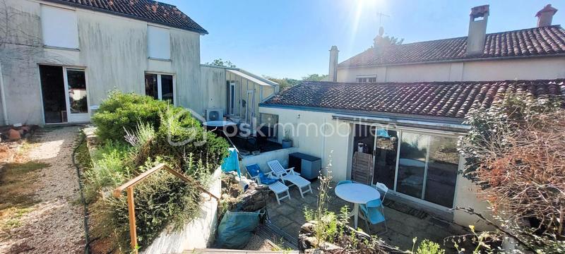 Maison de village - 180 m² - 13 pièces