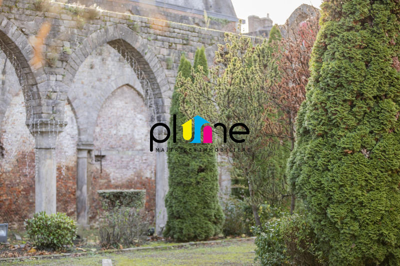 Maison - 973 m² - 17 pièces