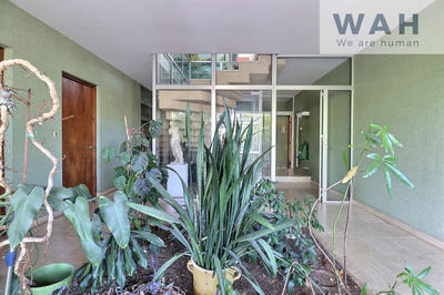 Maison - 280 m² - 11 pièces