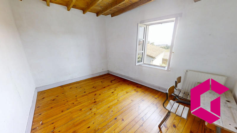 Maison ancienne - 216 m² - 6 pièces