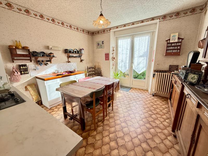 Maison - 210 m² - 5 pièces