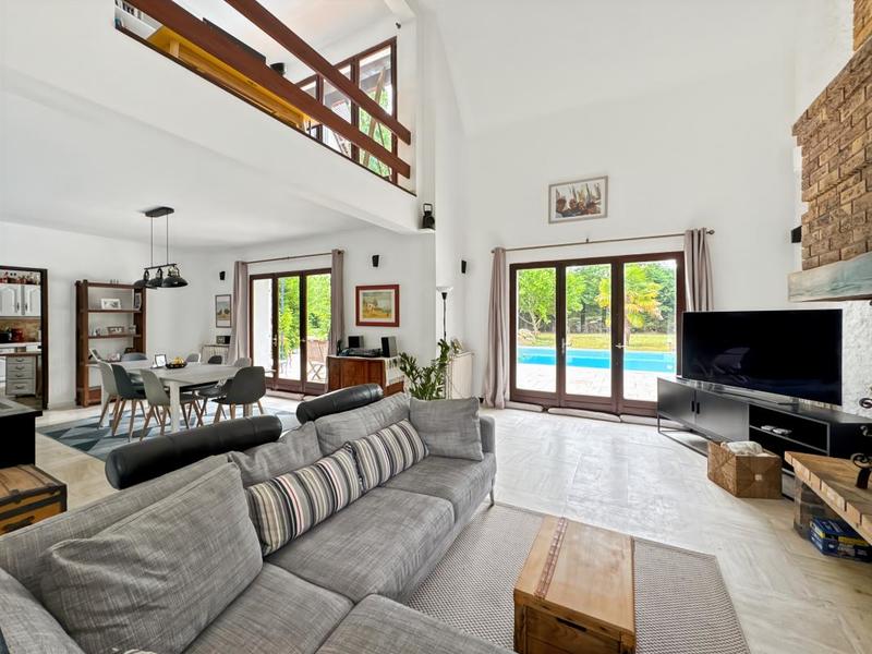 Maison en pierre - 300 m² - 10 pièces