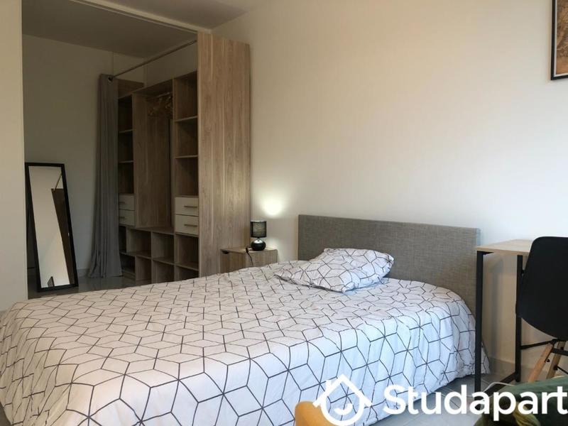 Chambre - 11 m² - 1 pièce