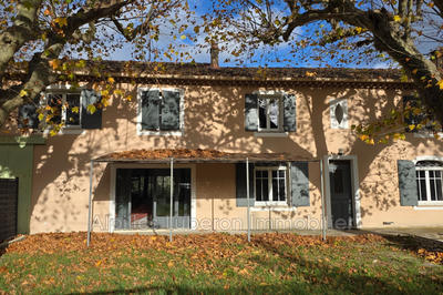 Mas - 200 m² - 6 pièces