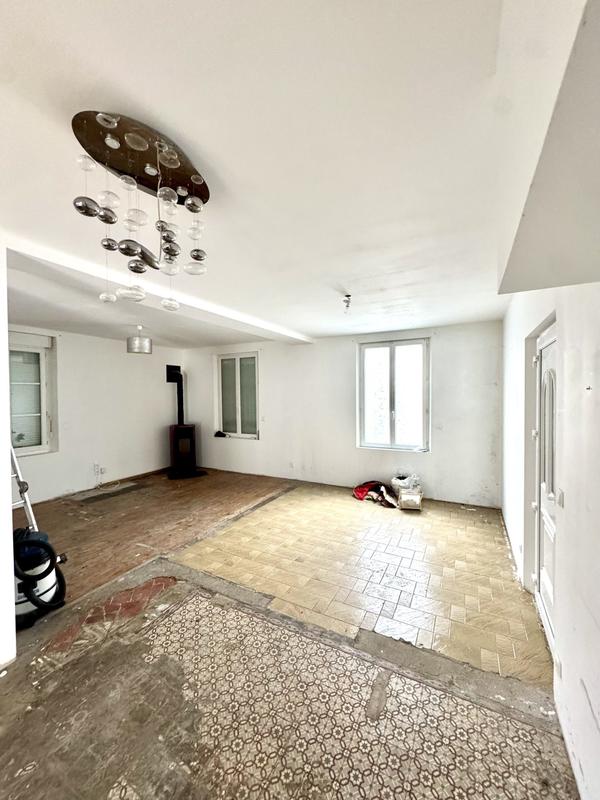 Maison traditionnelle - 190 m² - 7 pièces