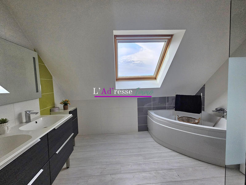 Maison - 124 m² - 8 pièces