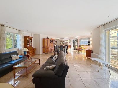 Maison - 170 m² - 6 pièces