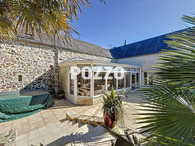 Maison - 249 m² - 10 pièces