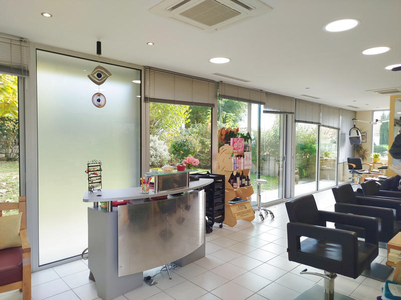 Fonds de commerce - Magasins - 62 m²