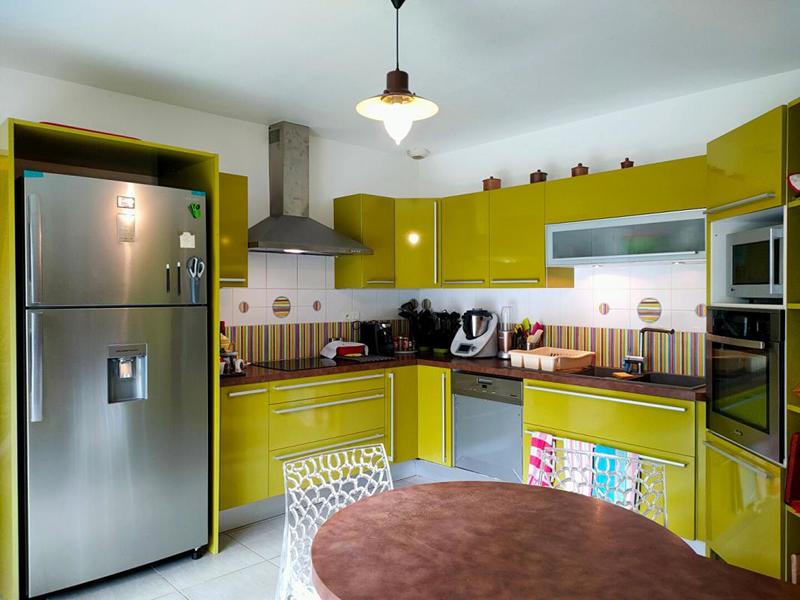 Maison - 240 m² - 8 pièces