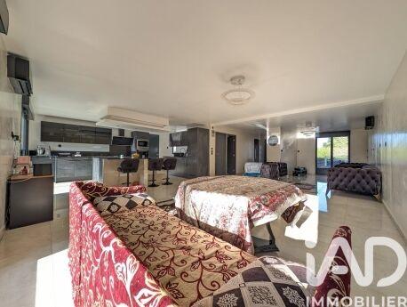 Maison - 185 m² - 7 pièces