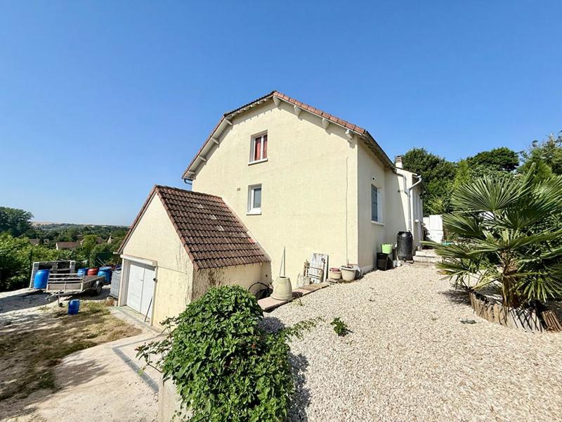 Maison - 186 m² - 8 pièces