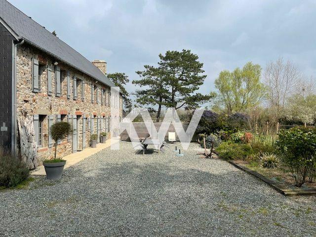 Maison - 220 m² - 7 pièces