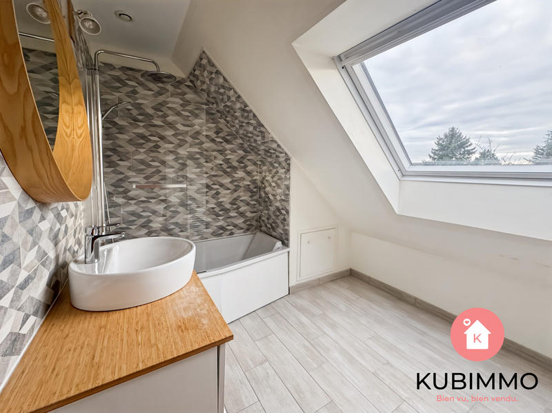 Maison traditionnelle - 101 m² - 5 pièces