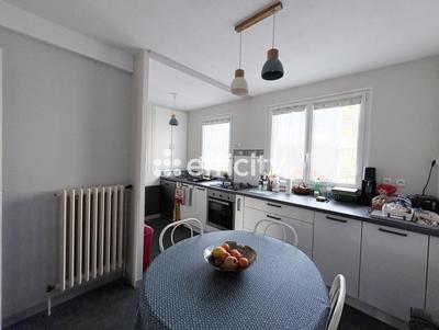 Appartement - 100 m² - 5 pièces