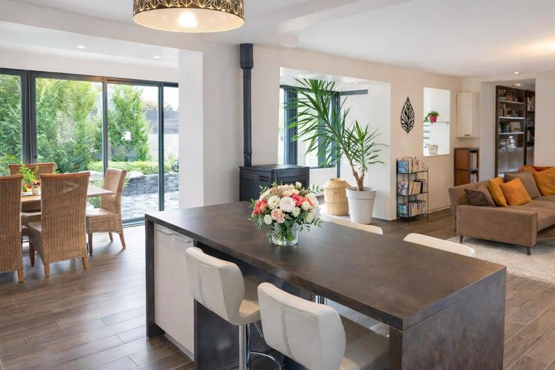 Maison - 170 m² - 8 pièces