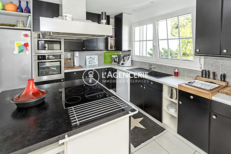 Maison - 380 m² - 7 pièces