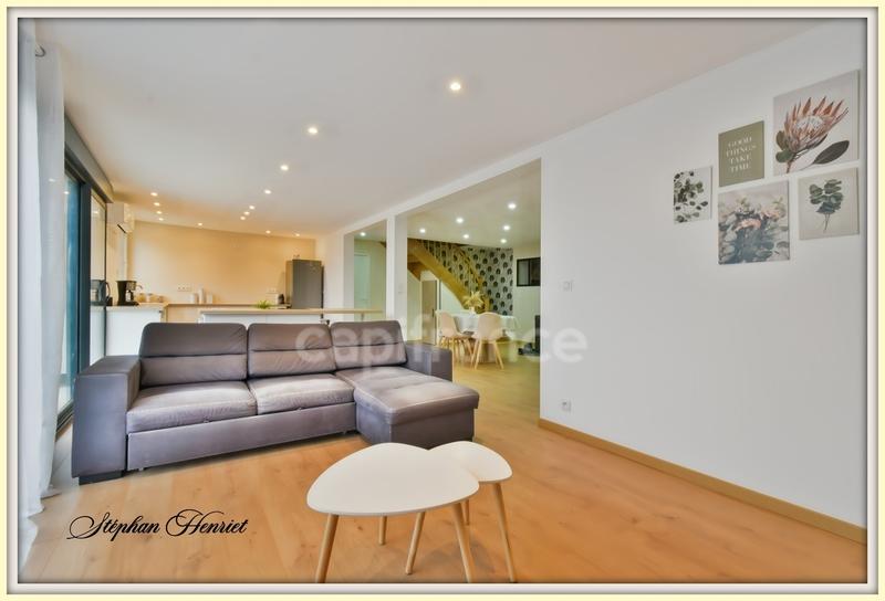 Maison - 156 m² - 8 pièces