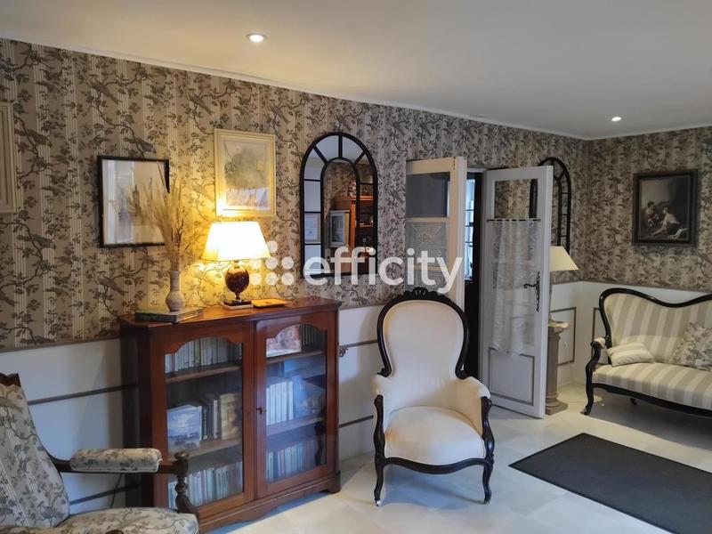 Maison - 230 m² - 9 pièces