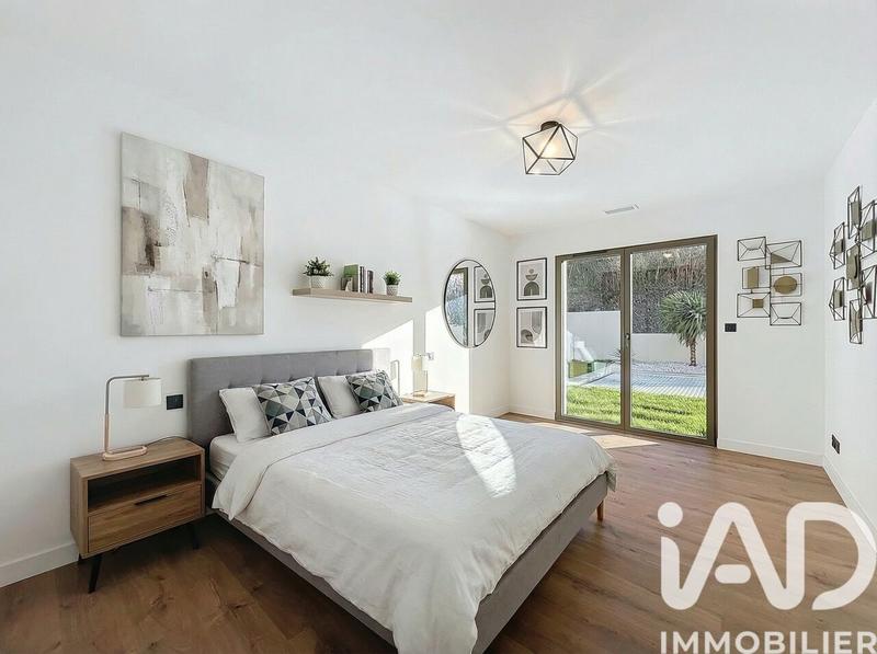 Maison - 172 m² - 5 pièces