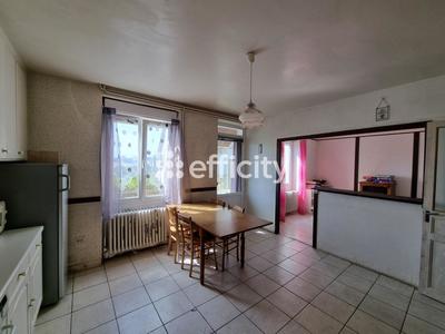 Maison - 90 m² - 6 pièces