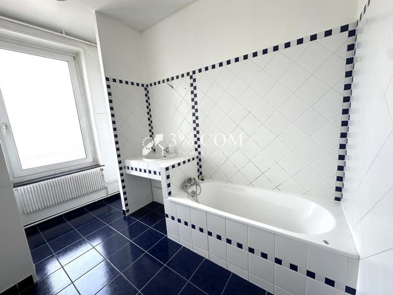 Appartement - 121 m² - 7 pièces