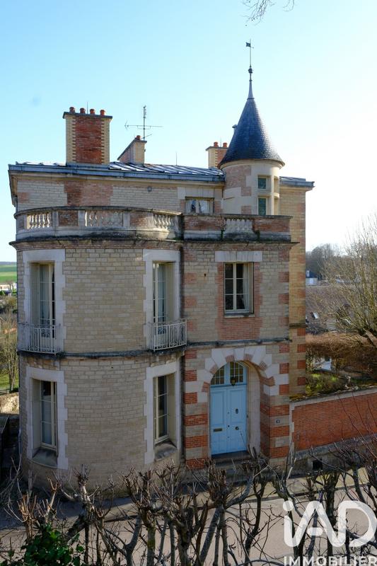 Maison - 470 m² - 13 pièces