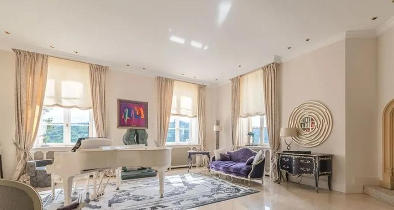 Manoir - 2 700 m² - 30 pièces