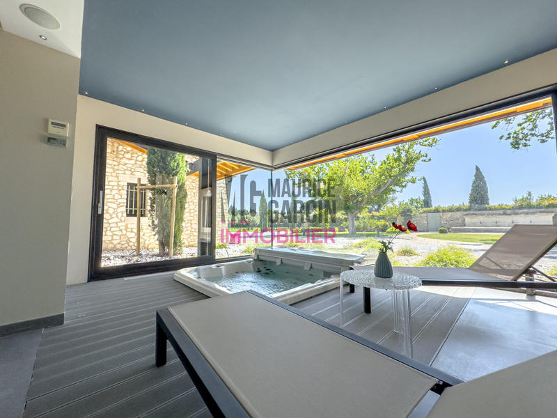 Maison - 468 m² - 7 pièces