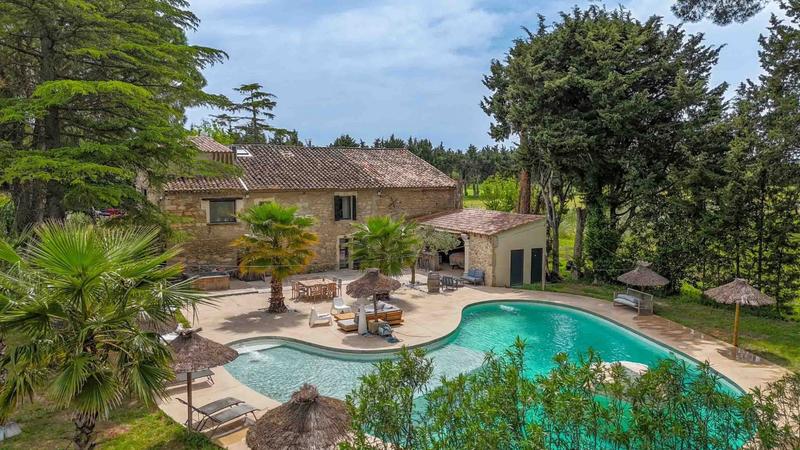 Mas - 430 m² - 10 pièces