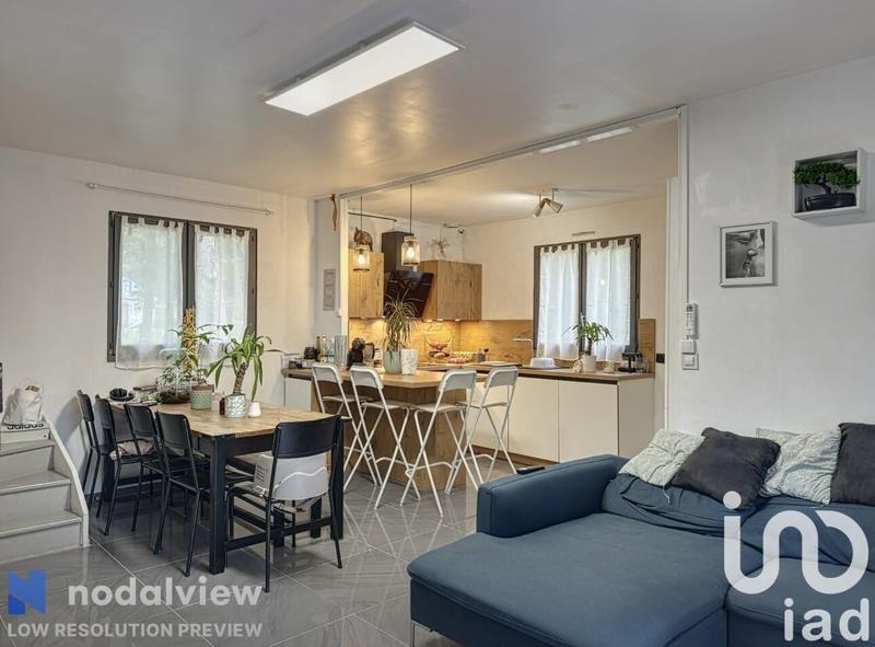 Maison - 80 m² - 5 pièces