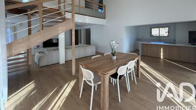 Maison - 200 m² - 6 pièces