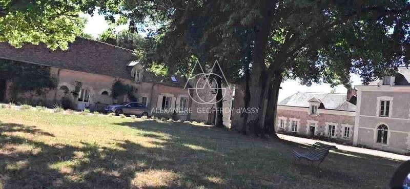 Château - 1 200 m² - 25 pièces