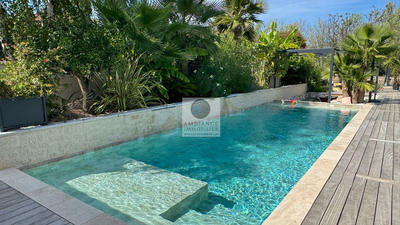 Maison - 235 m² - 8 pièces