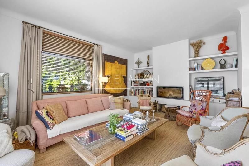 Maison - 250 m² - 7 pièces