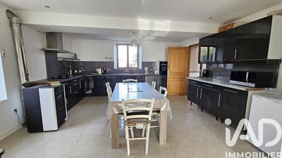 Maison - 197 m² - 6 pièces