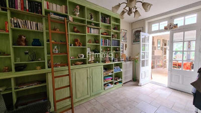 Pavillon - 200 m² - 10 pièces