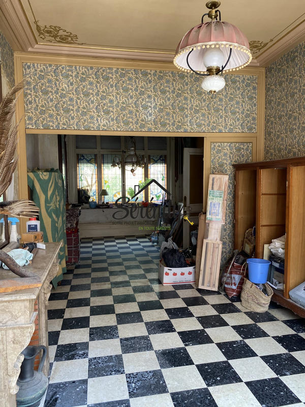 Maison - 221 m² - 13 pièces