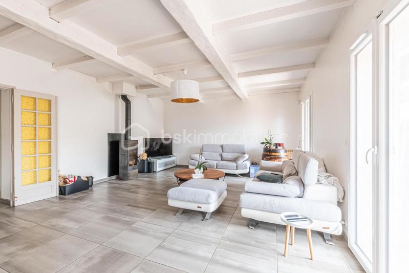 Maison - 210 m² - 8 pièces