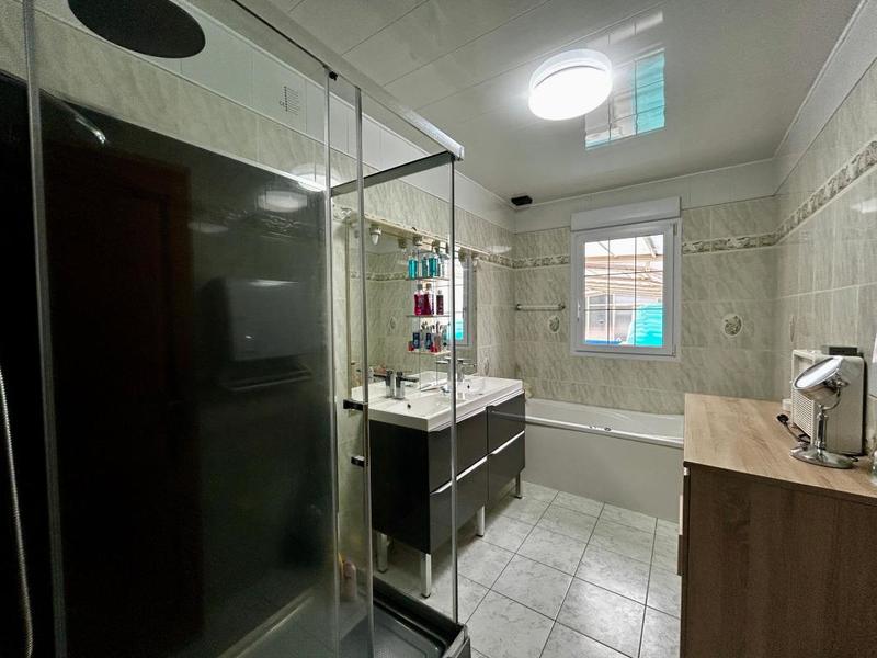 Maison - 206 m² - 7 pièces