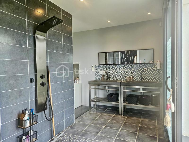 Maison - 150 m² - 4 pièces