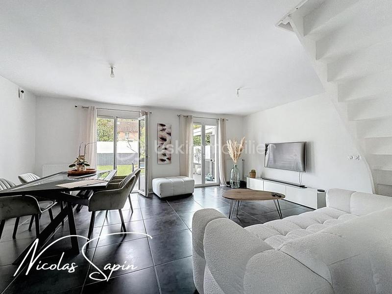 Maison - 102 m² - 5 pièces