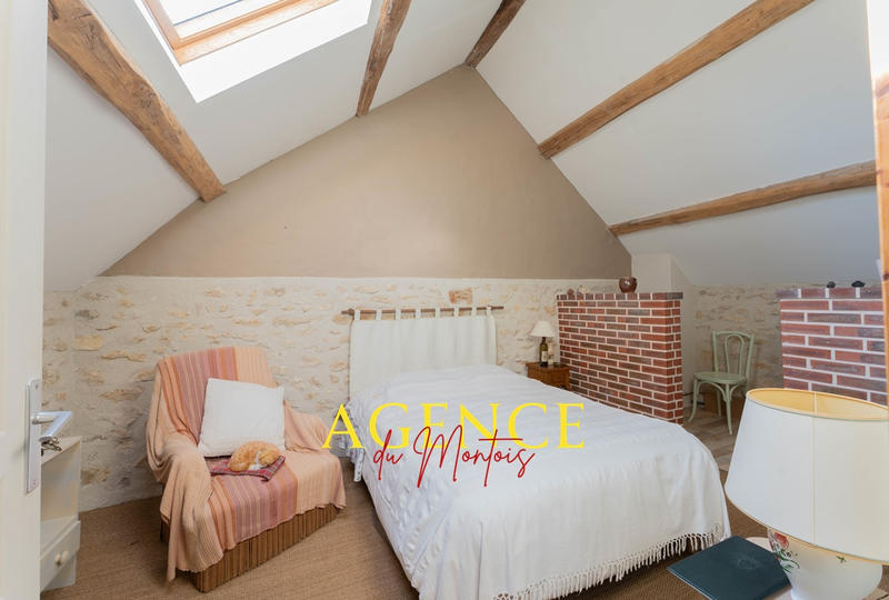 Maison - 276 m² - 11 pièces