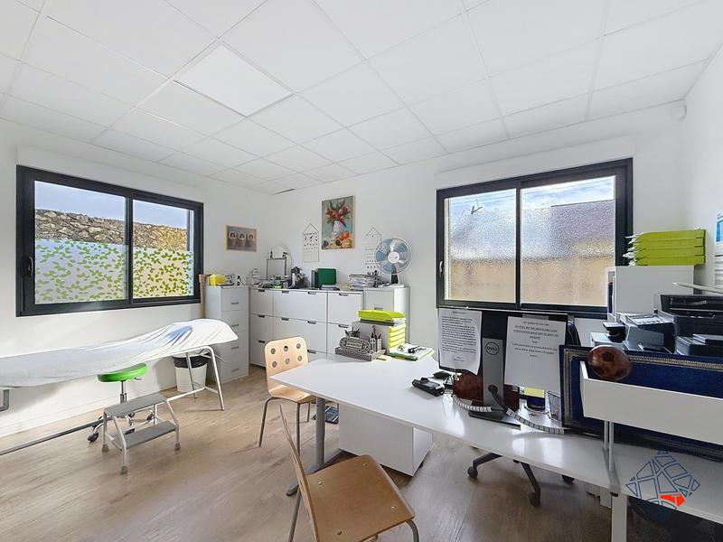Local d'activités - 150 m² - 6 pièces