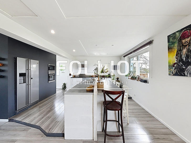 Maison - 210 m² - 5 pièces