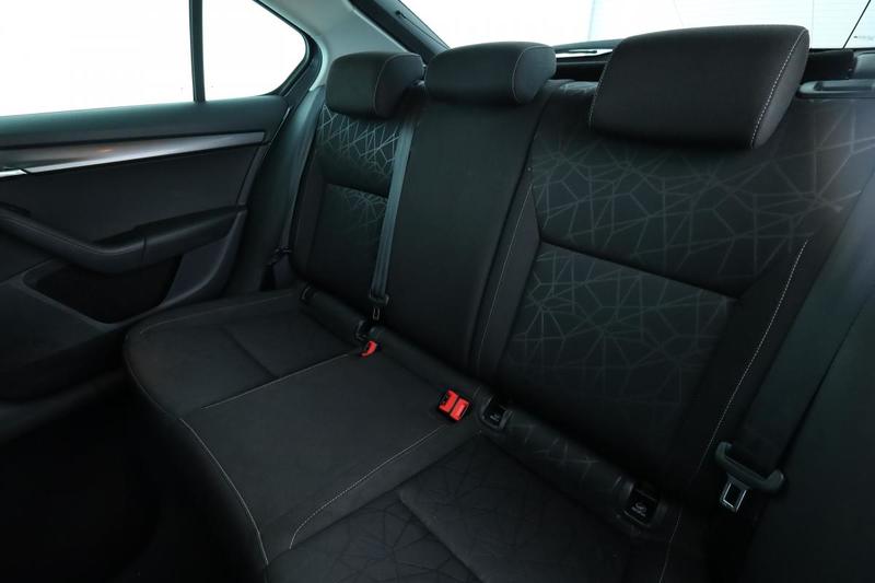 Skoda Octavia 1.6 Tdi Scr Clever Dsg7 115 ch