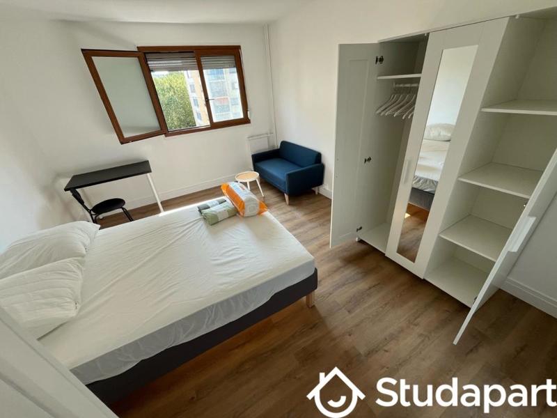 Chambre - 11 m² - 1 pièce