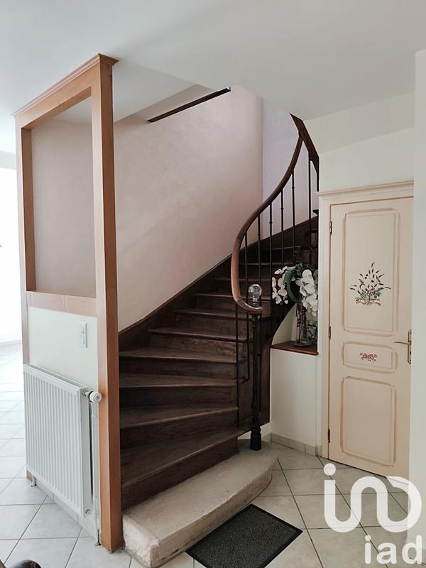 Maison - 240 m² - 8 pièces