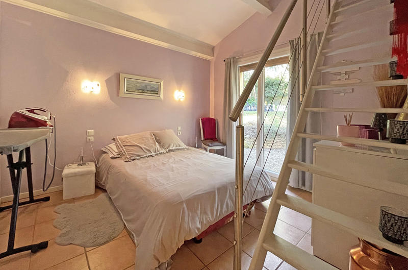 Maison - 300 m² - 9 pièces