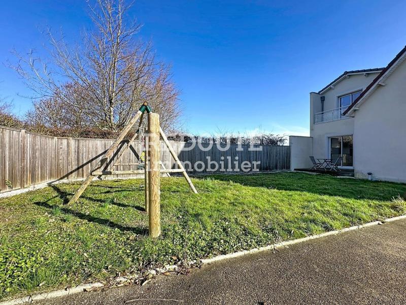 Maison - 203 m² - 7 pièces